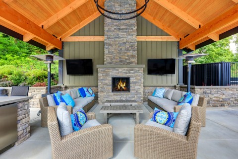 How Outdoor Speakers Make Your Home More Entertaining