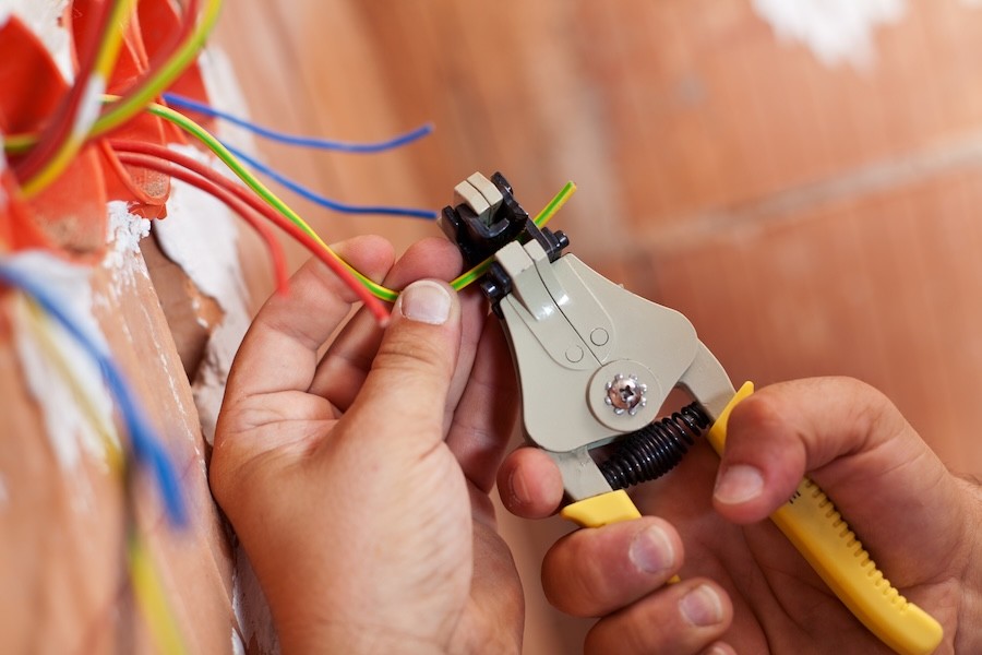 why-choose-control-freaks-hawaii-for-electrical-and-low-voltage-work